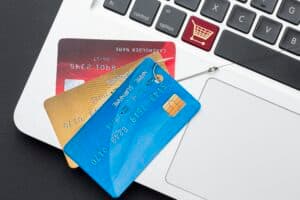 بطاقة الائتمان: هل هي نعمة أم نقمة؟