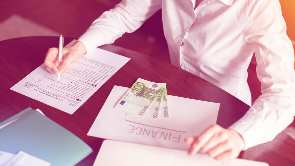 دليل شامل للتعامل مع القروض بطريقة مسؤولة وذكية!